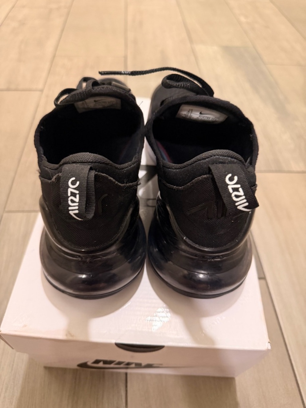 Nike Black and White Air Max 270 Sneakers Women's - Picture 6 of 10